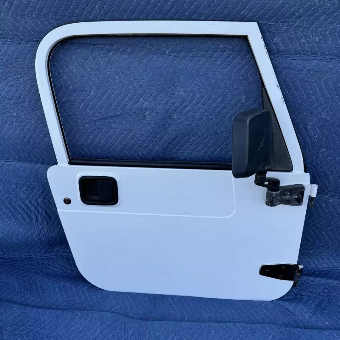 1997–2006 Jeep Wrangler TJ Sport Passenger Right Front Full Door Assembly White OEM